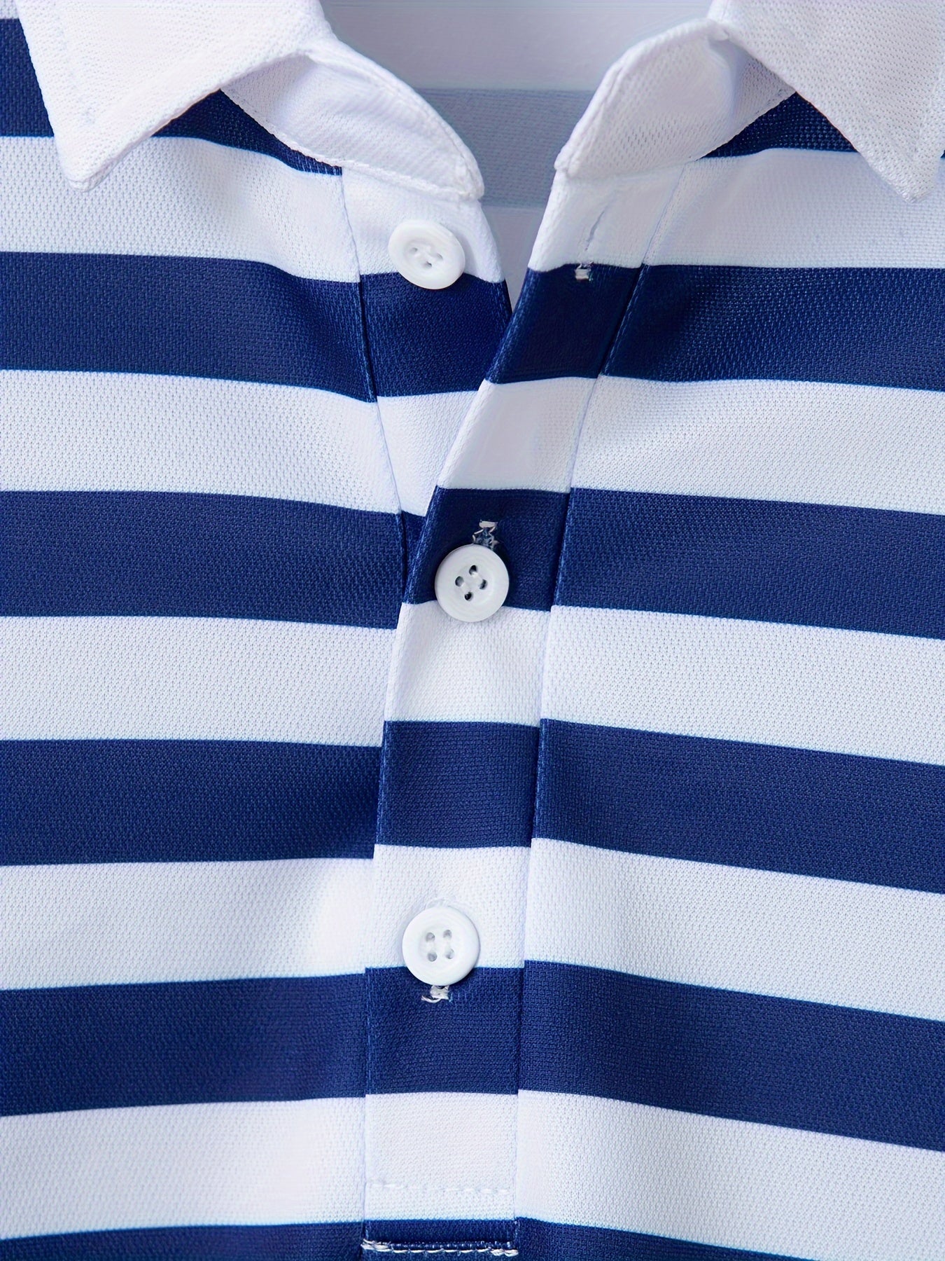 Men'S Short-Sleeve Polo Shirt with Print Stripes for Casual Summer Wear.