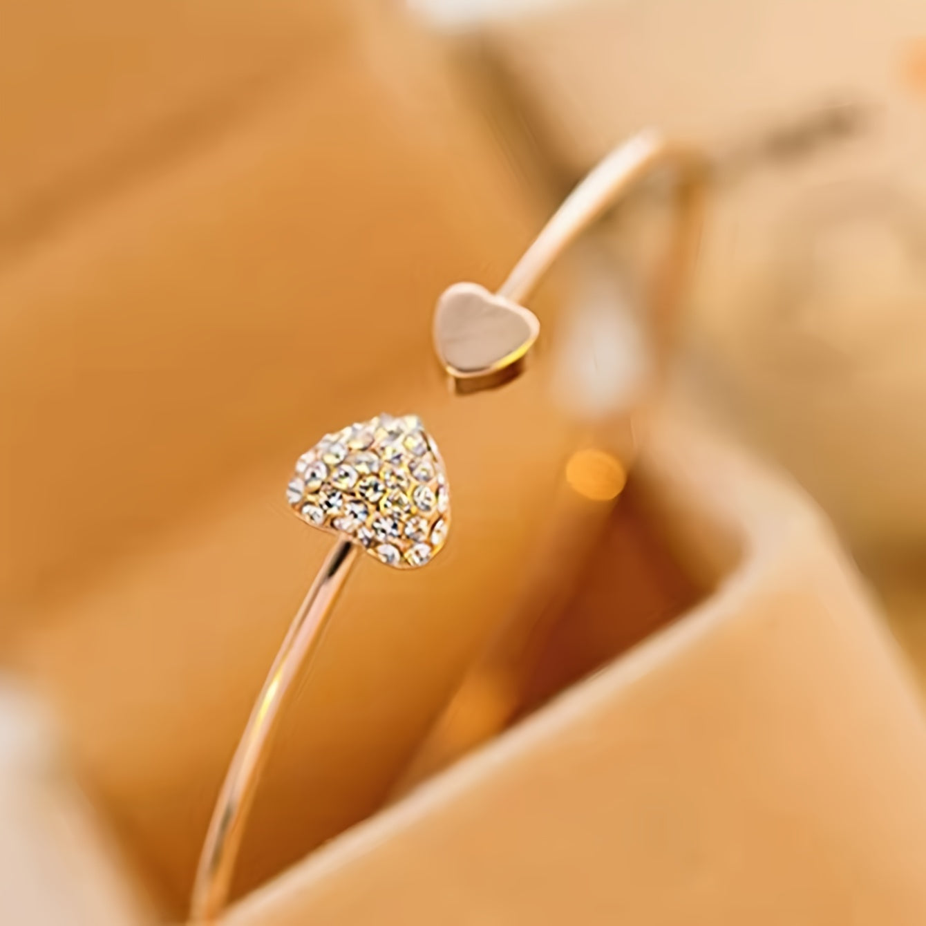 Modern 1-Piece Bracelet Set with Gold-tone