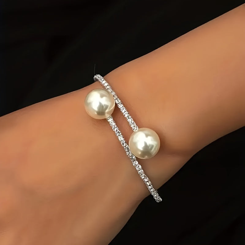 Vintage Bracelet with Pearl-inspired
