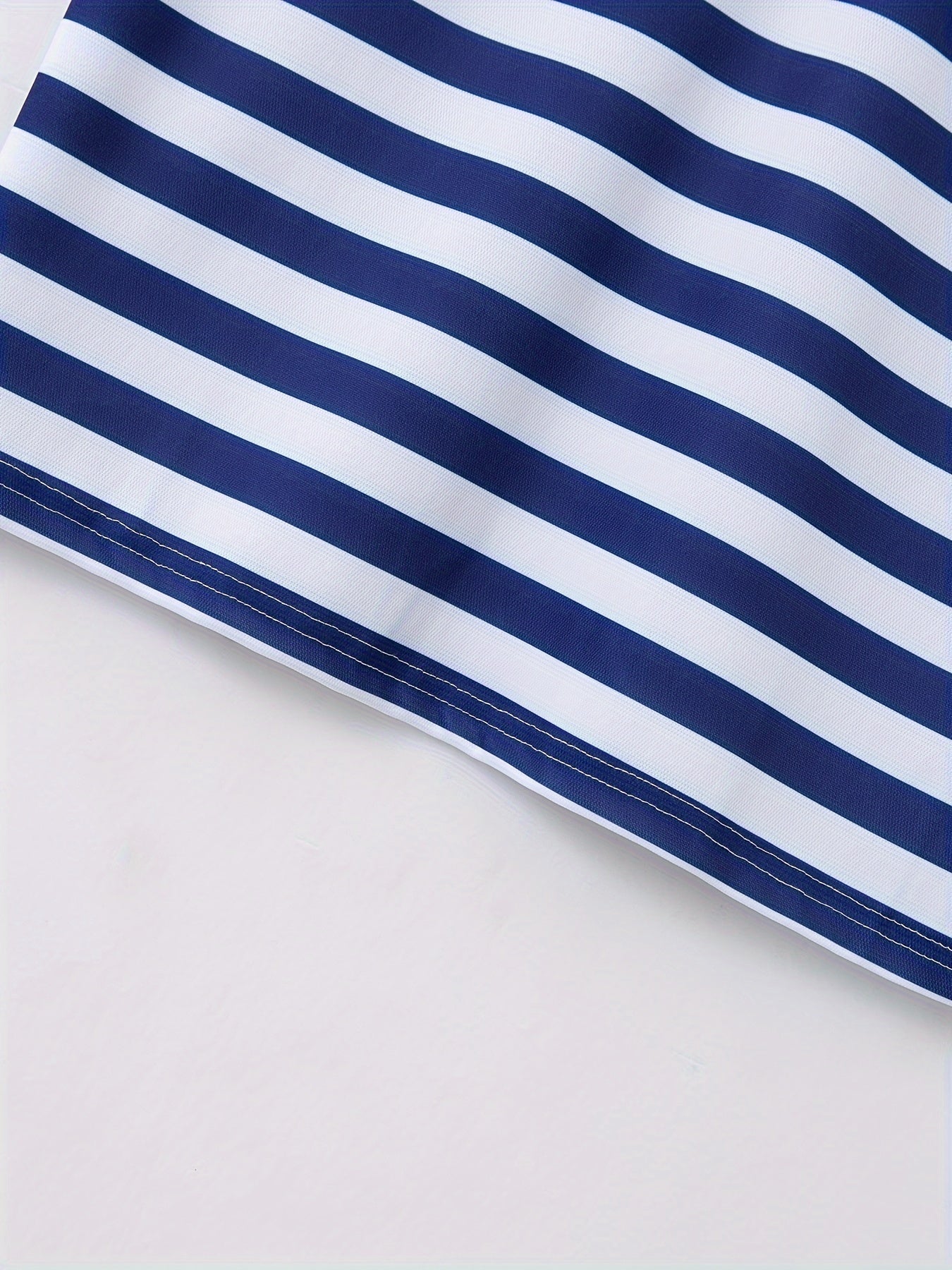 Men'S Short-Sleeve Polo Shirt with Print Stripes for Casual Summer Wear.