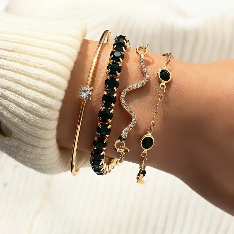 Timeless Necklace with Gold-tone