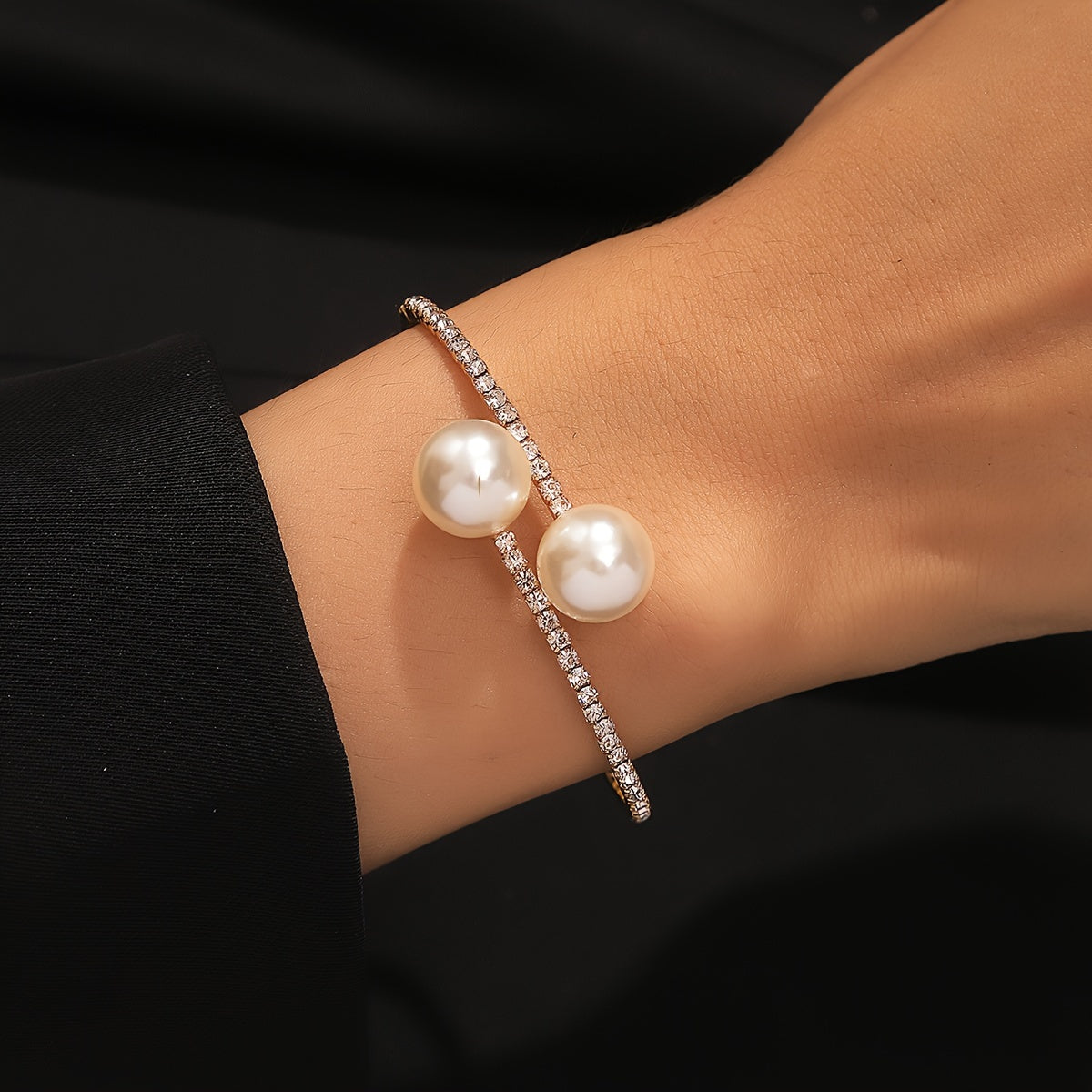 Vintage Bracelet with Pearl-inspired