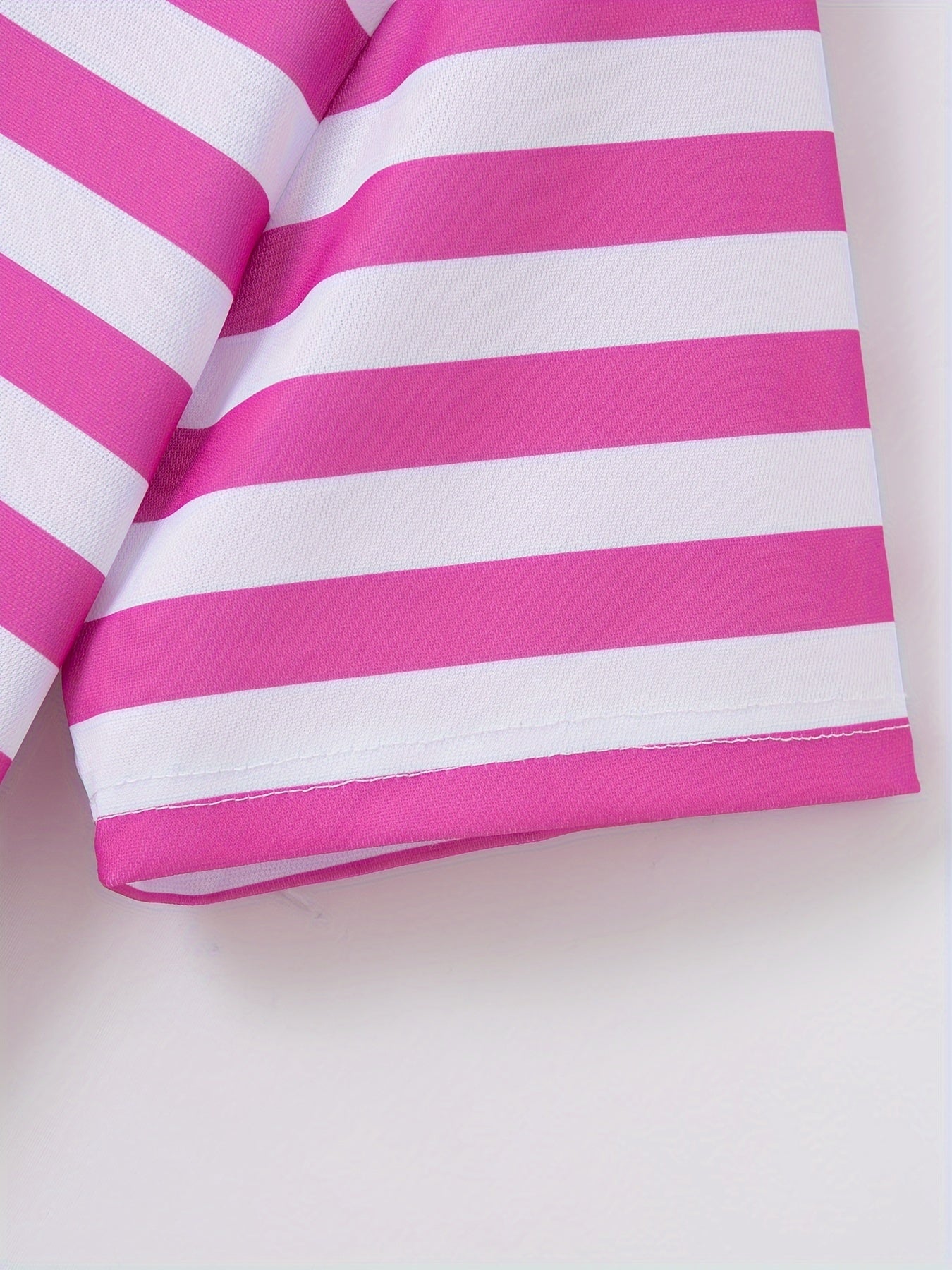 Men'S Short-Sleeve Polo Shirt with Print Stripes for Casual Summer Wear.