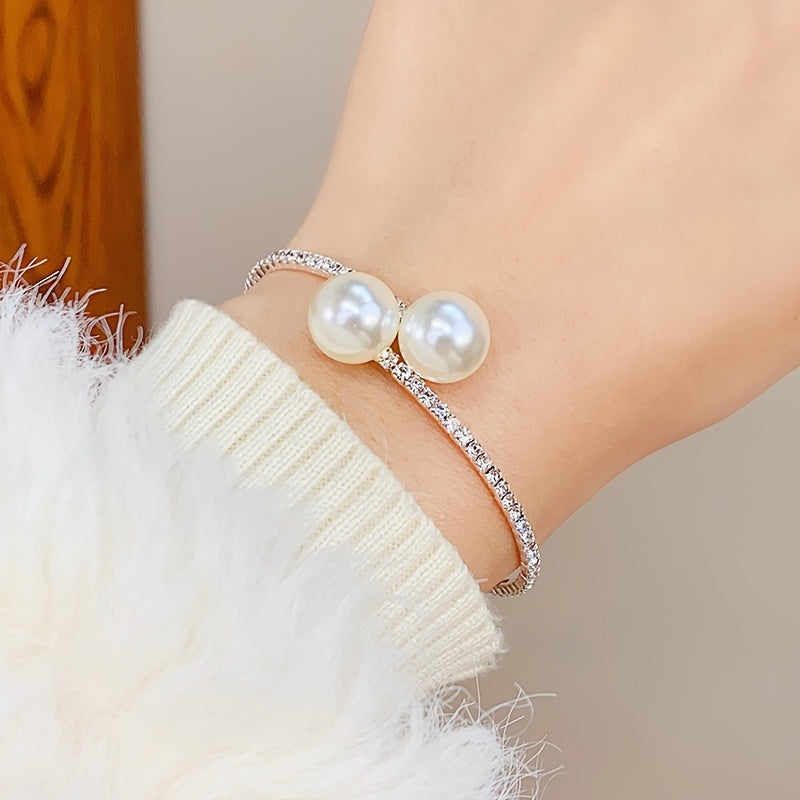 Vintage Bracelet with Pearl-inspired