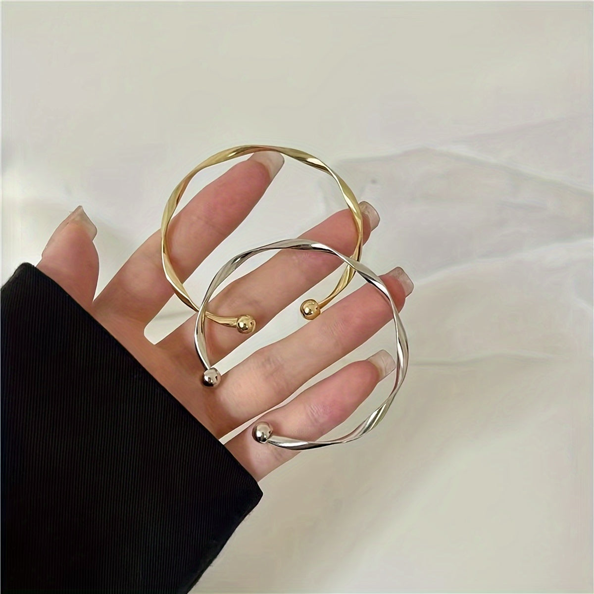Modern Bracelet with Polished finish