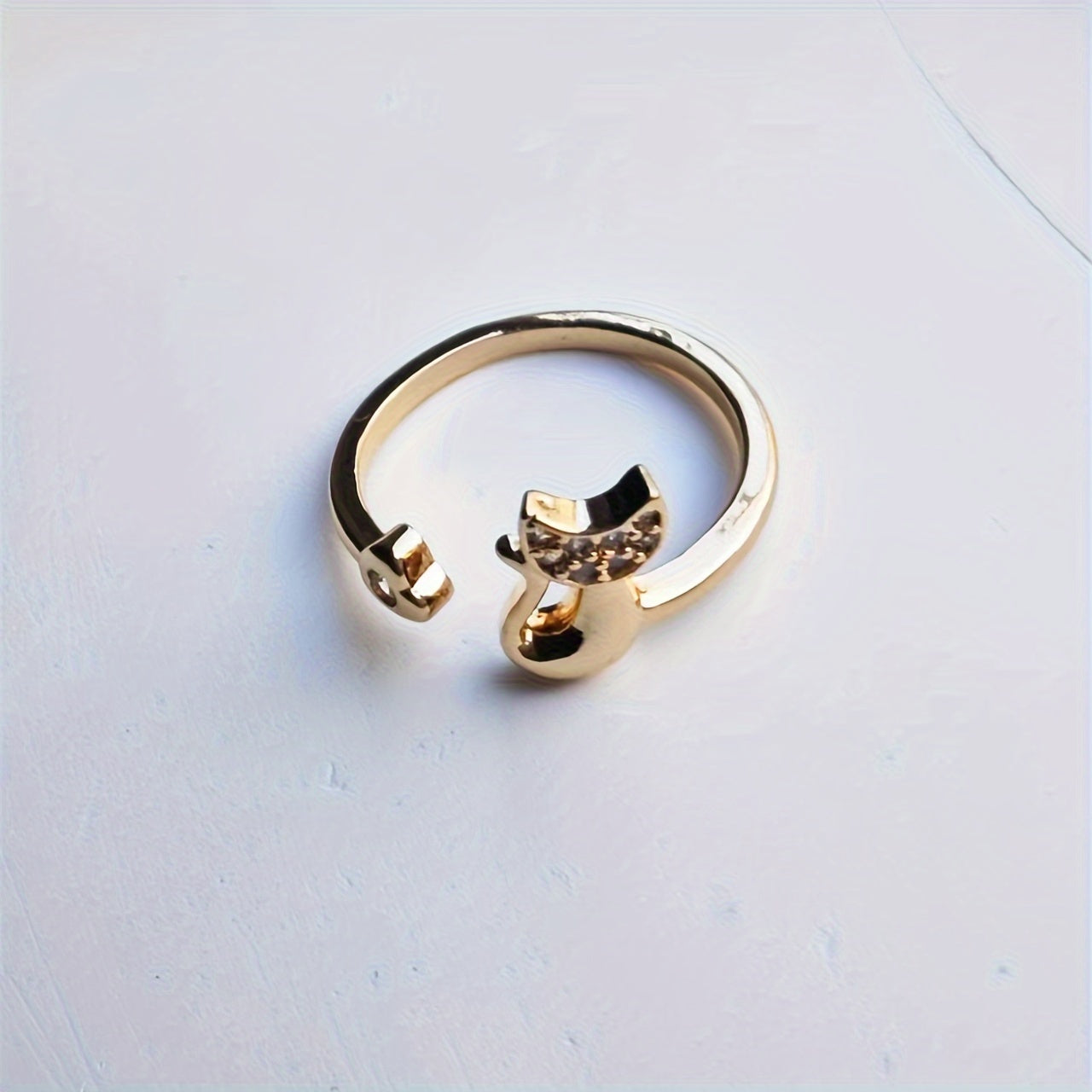 Vintage Ring with Gold-tone