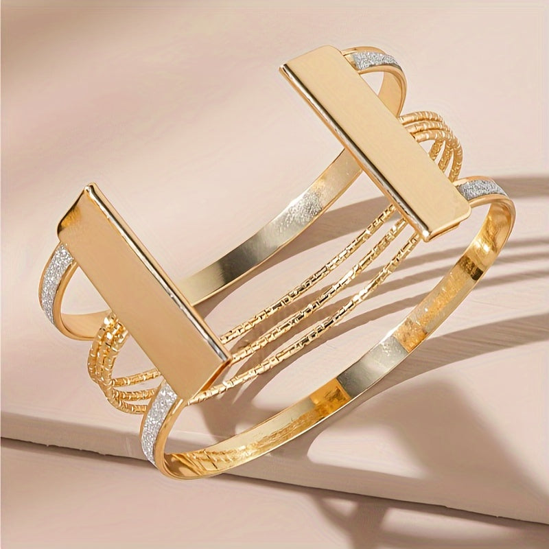 Modern Bracelet with Polished finish