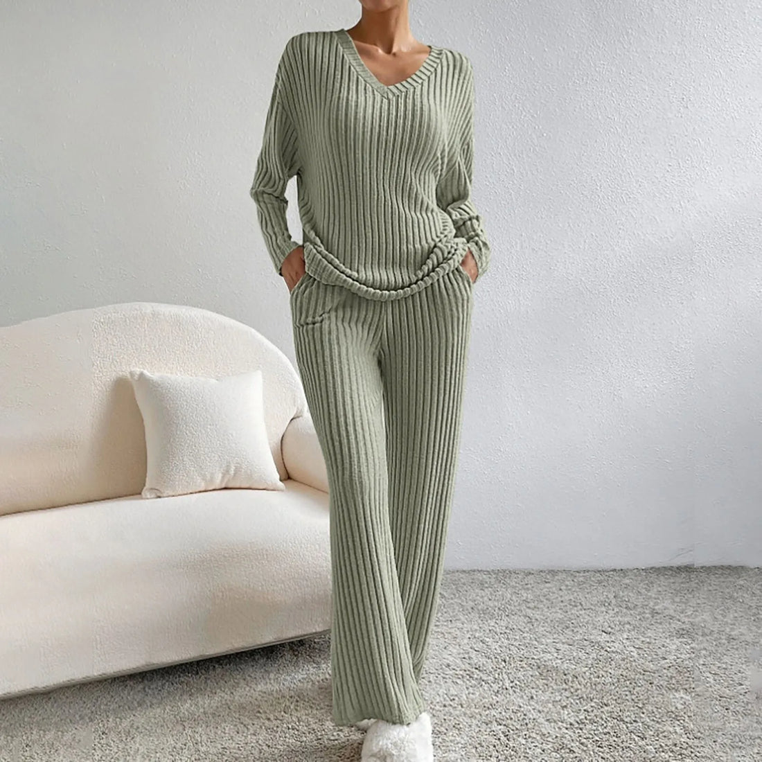 COMFORTABLE 2-PIECE SET