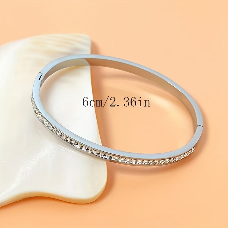 Timeless Necklace with Silver-tone