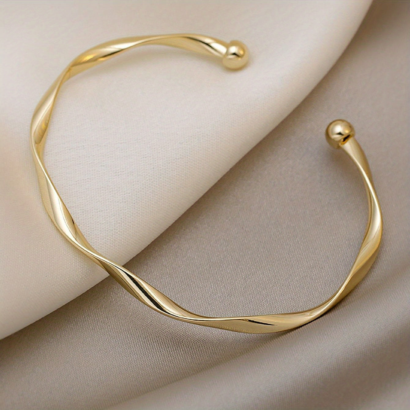 Modern 1-Piece Bracelet Set with Gold-tone