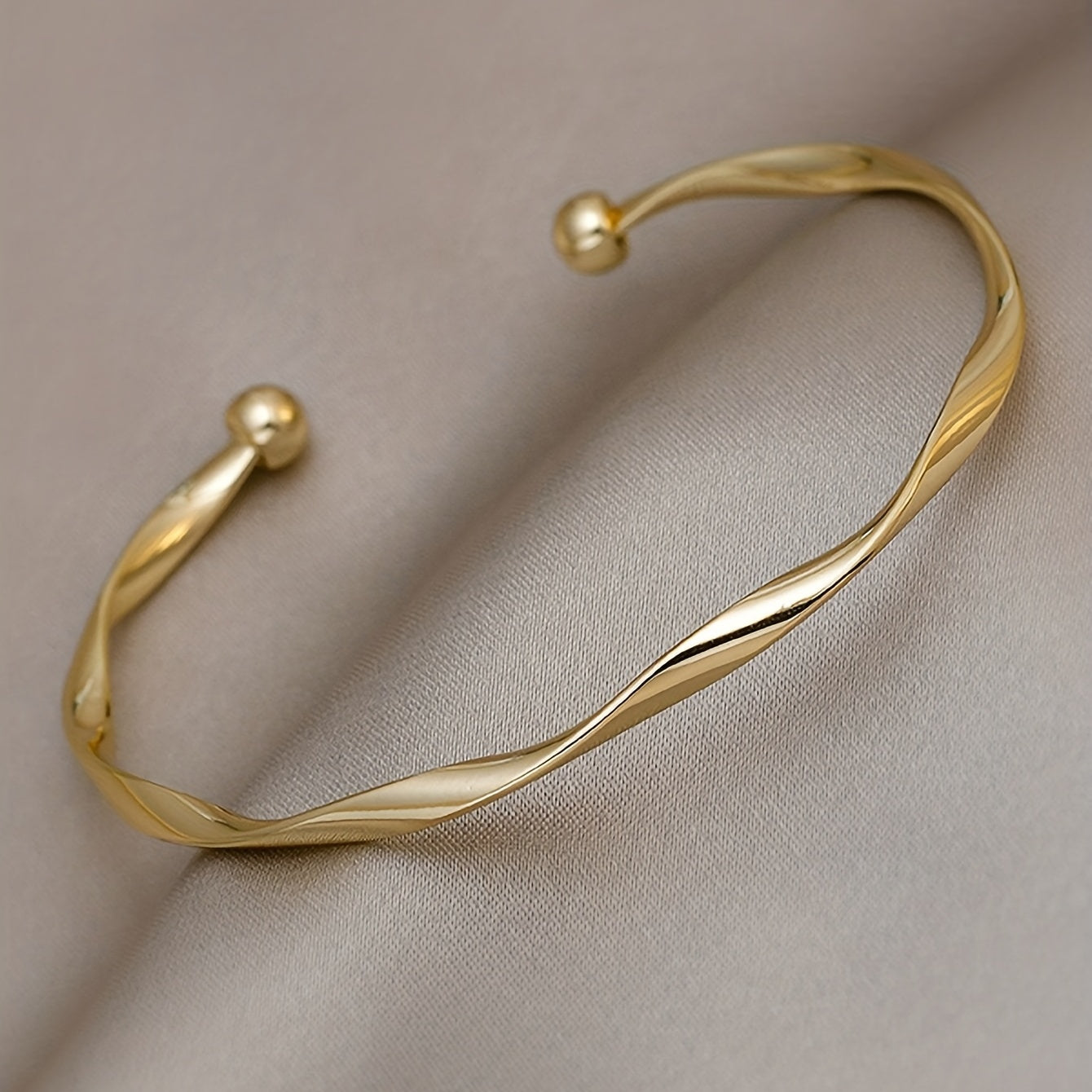 Modern 1-Piece Bracelet Set with Gold-tone