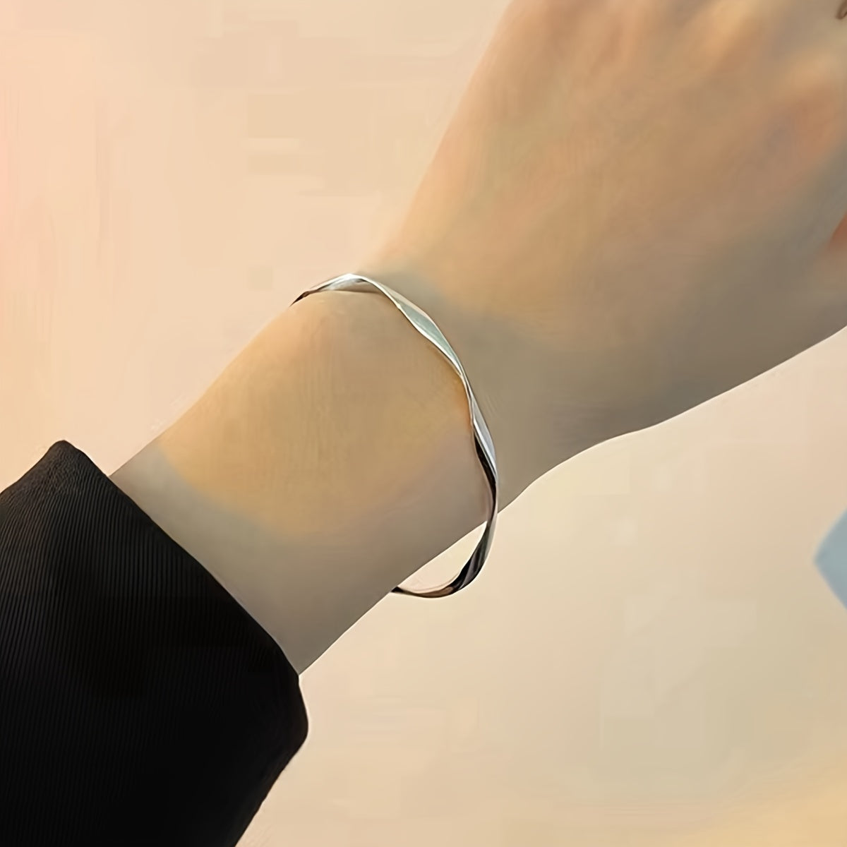 Modern Bracelet with Polished finish