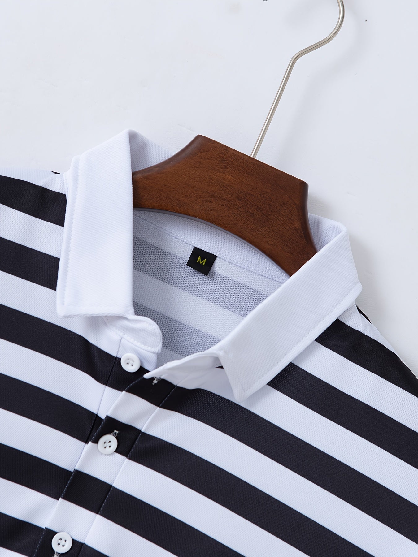 Men'S Short-Sleeve Polo Shirt with Print Stripes for Casual Summer Wear.