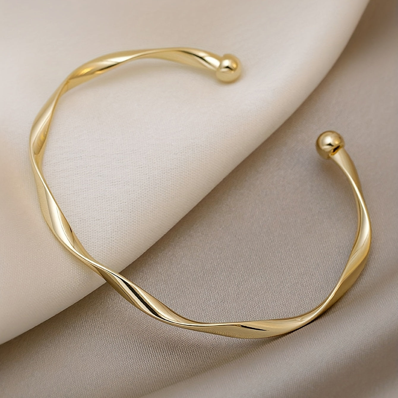 Modern 1-Piece Bracelet Set with Gold-tone