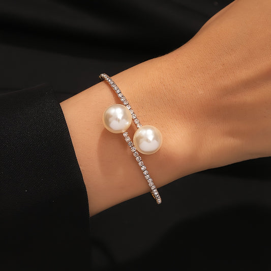 Vintage Bracelet with Pearl-inspired