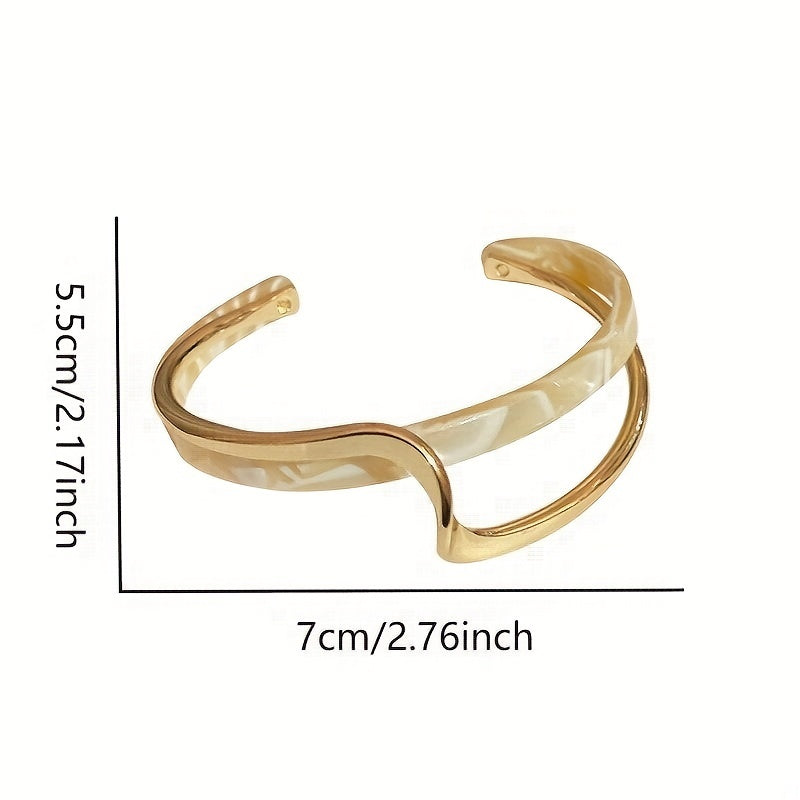 Modern Bracelet with Gold-tone