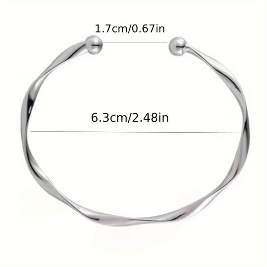 Modern Bracelet with Polished finish