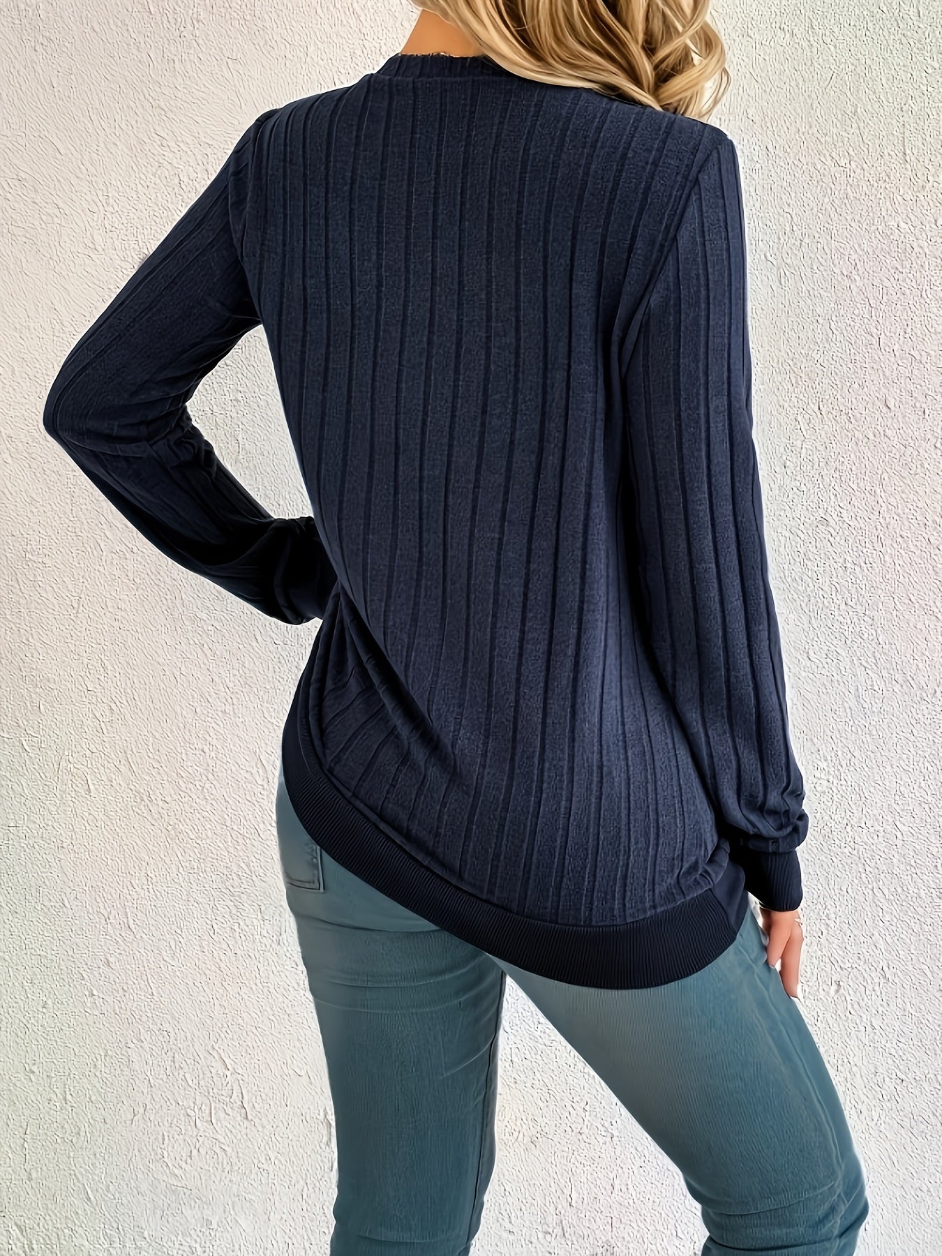 [Cozy Ribbed V-Neck Sweater] Cozy Olive Green Ribbed V-Neck Sweater - Women's Loose Fit, Casual Style, Perfect for Fall/Winter